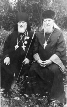 Протоиерей Нил с епископом Серафимом (Гачковским).