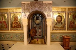 Место обретения иконы в Казани. Пещерный храм. Наши дни.